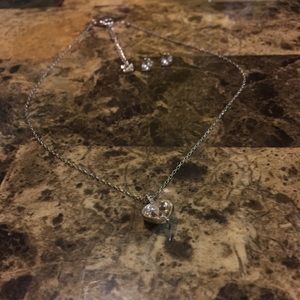 💕Swarovski earring and necklace heart set💕